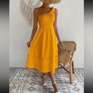 One-Shoulder Yellow Midi Dress with Bow Accent